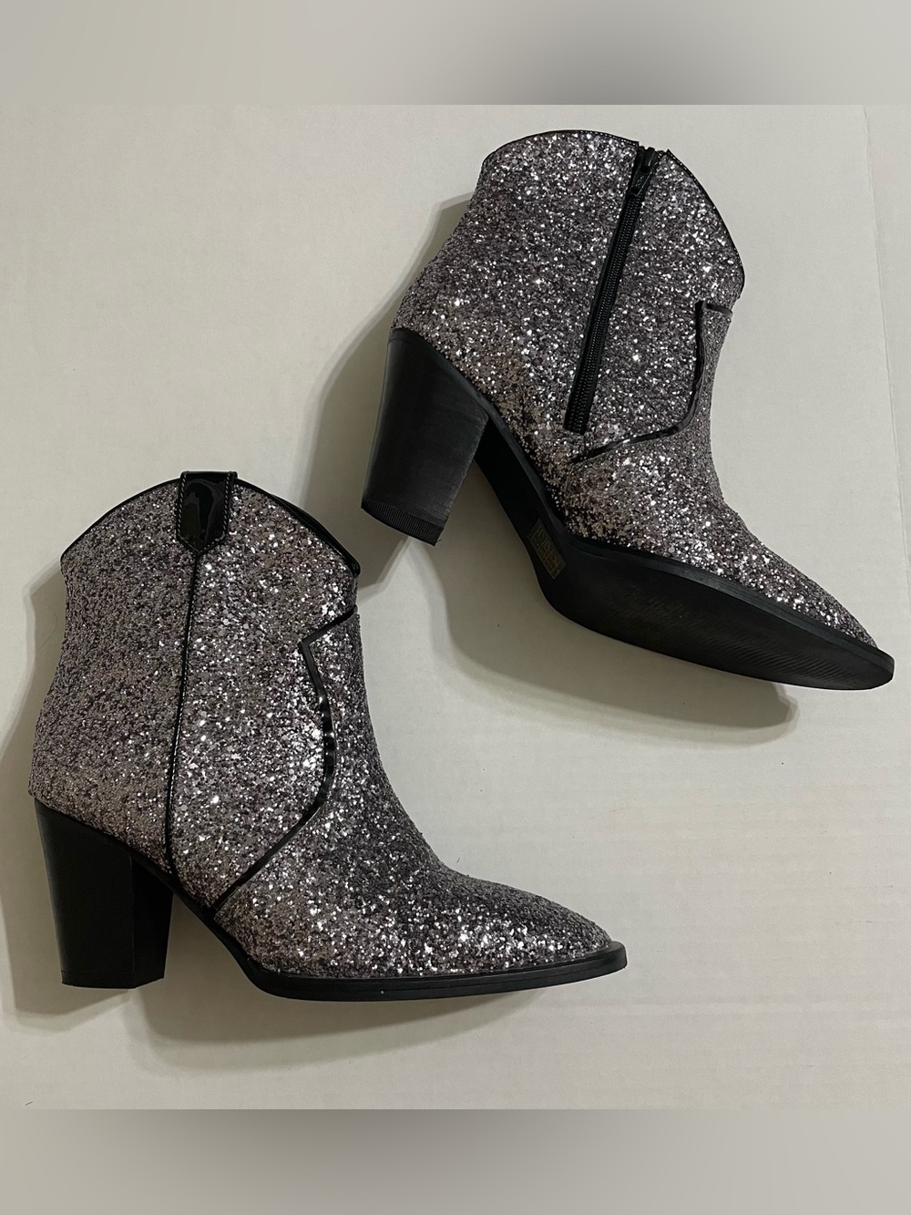 Idyllwind Stop and‎ stare western booties silver glitter size 9